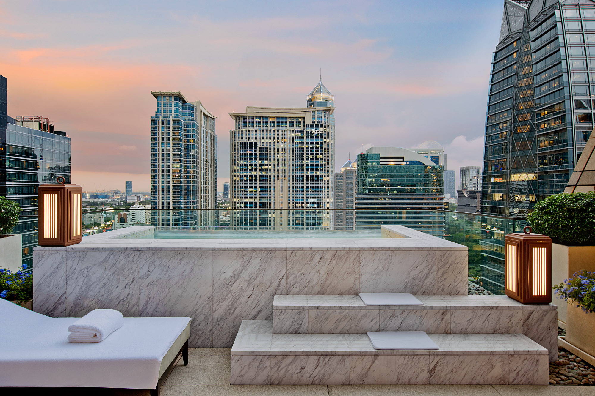 Rosewood Bangkok *****
